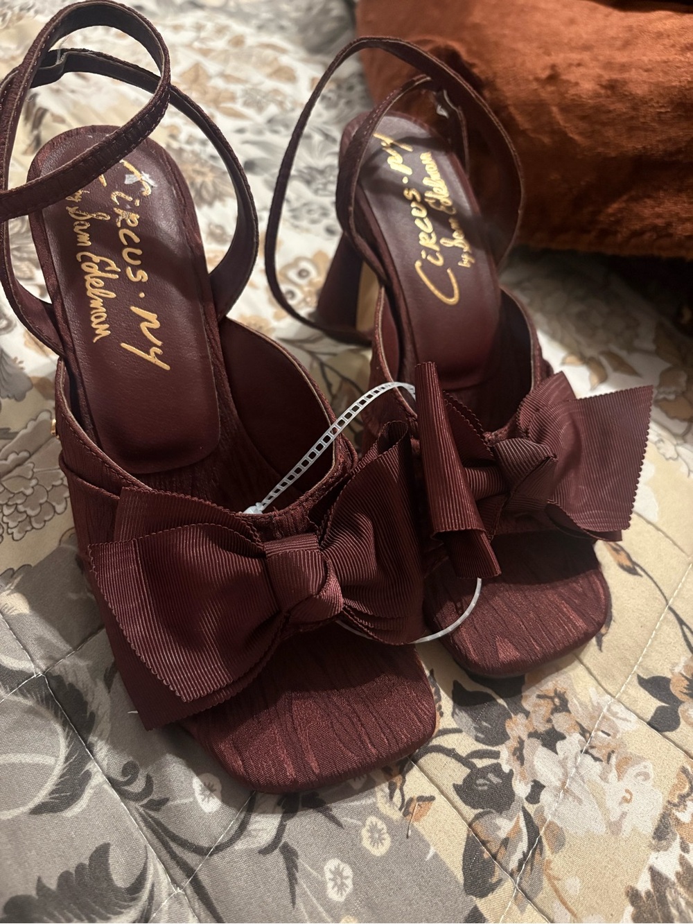 Circus ny by Burgundy Bow Slingback Heels - Picture 2 of 4
